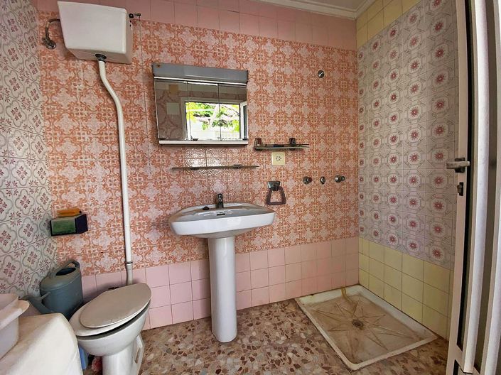 Image No.18-3 Bed Townhouse for sale