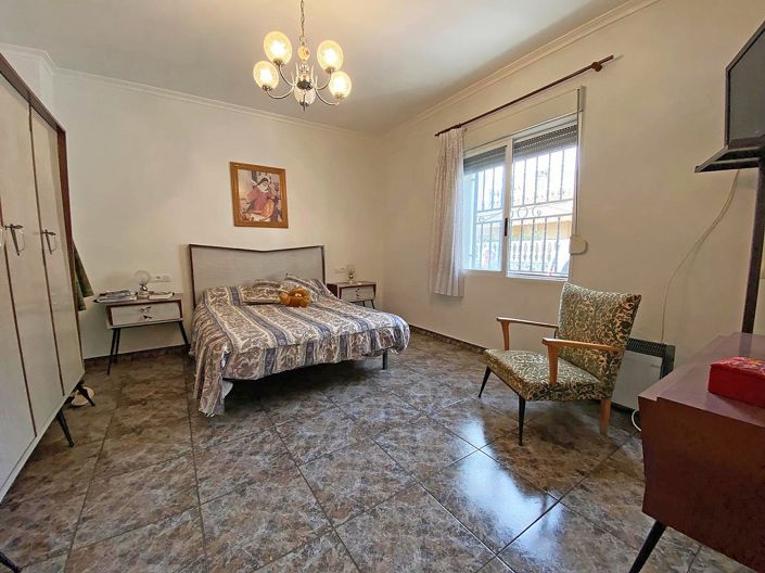 Image No.19-3 Bed Townhouse for sale