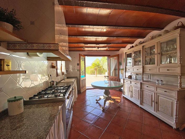 Image No.13-4 Bed Country House for sale