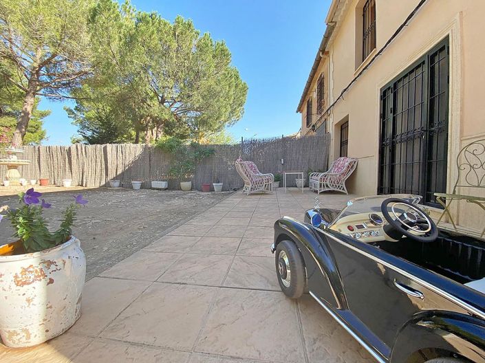 Image No.17-4 Bed Country House for sale