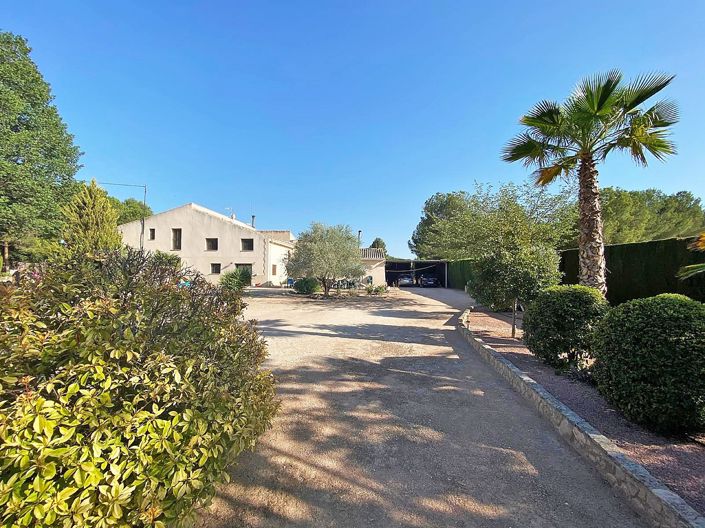 Image No.2-4 Bed Country House for sale