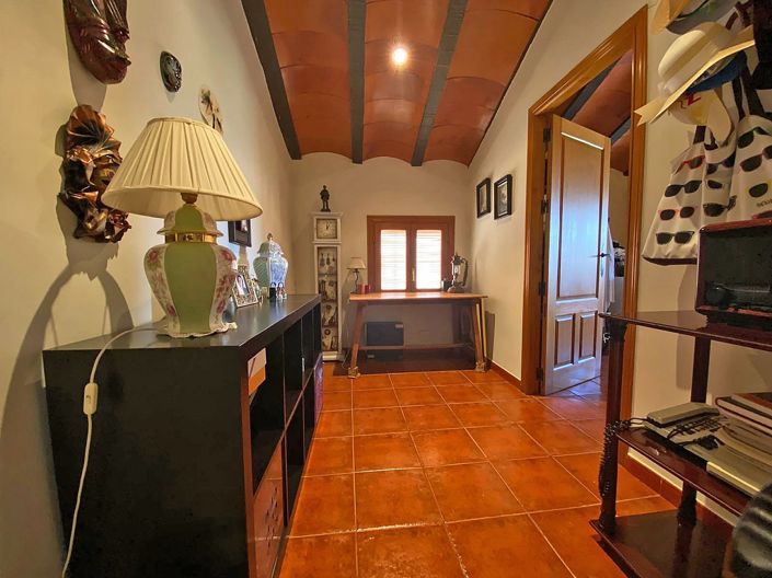 Image No.24-4 Bed Country House for sale