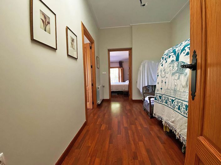 Image No.26-4 Bed Country House for sale