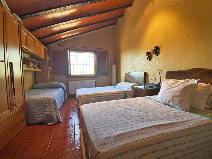 Image No.28-4 Bed Country House for sale