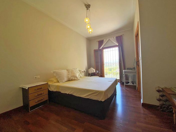 Image No.31-4 Bed Country House for sale