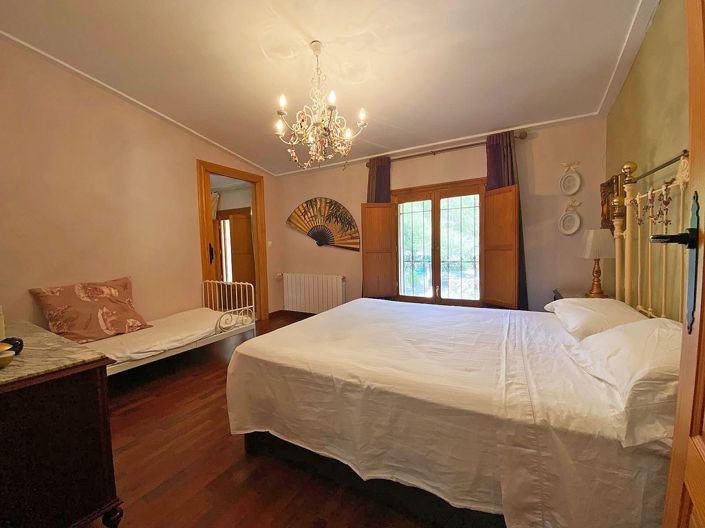 Image No.34-4 Bed Country House for sale