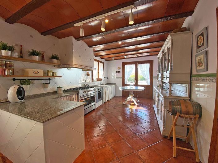 Image No.36-4 Bed Country House for sale