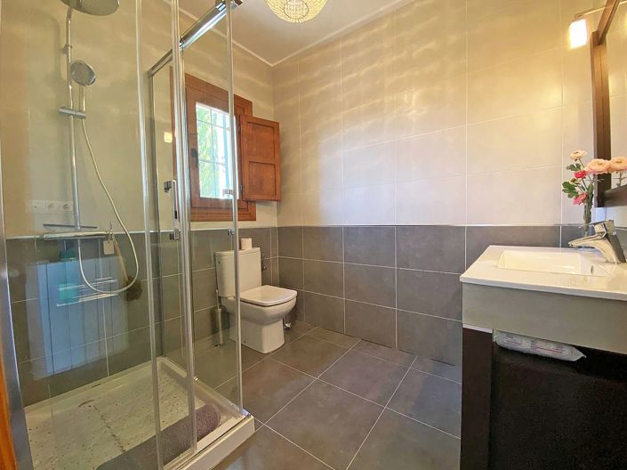 Image No.5-4 Bed Country House for sale