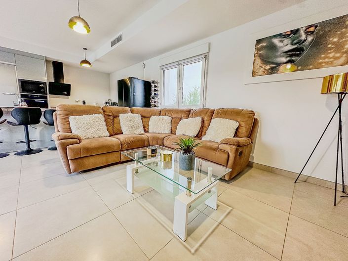 Image No.12-3 Bed Villa for sale