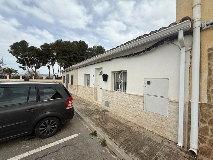 Image No.1-4 Bed Townhouse for sale