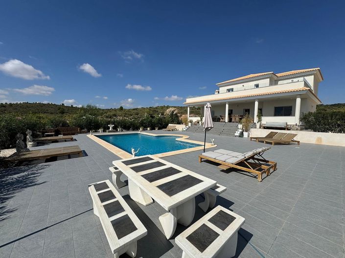 Image No.27-5 Bed Villa for sale