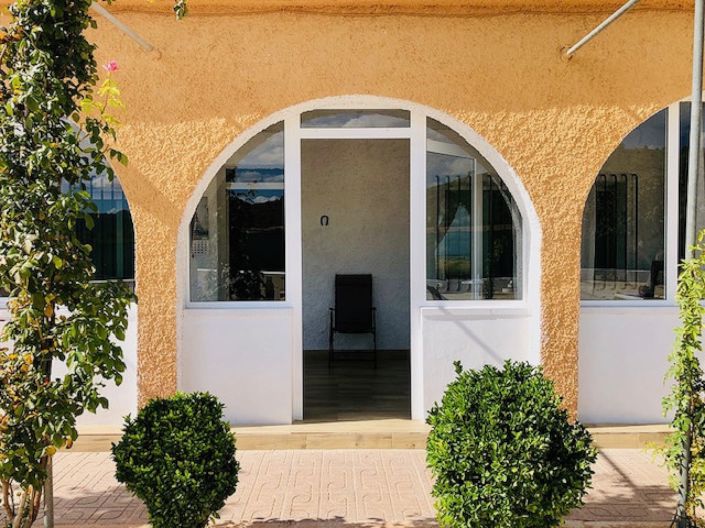 Image No.4-Maison de campagne de 4 chambres à vendre à Yecla