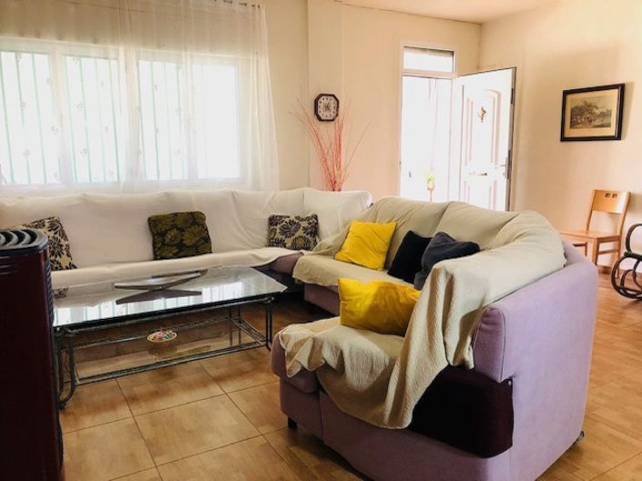 Image No.8-Maison de campagne de 4 chambres à vendre à Yecla