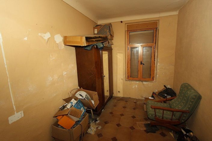 Image No.17-6 Bed Townhouse for sale