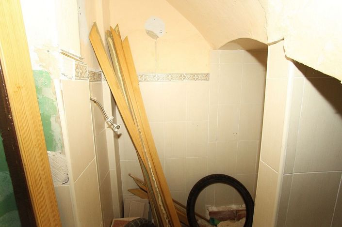 Image No.22-6 Bed Townhouse for sale