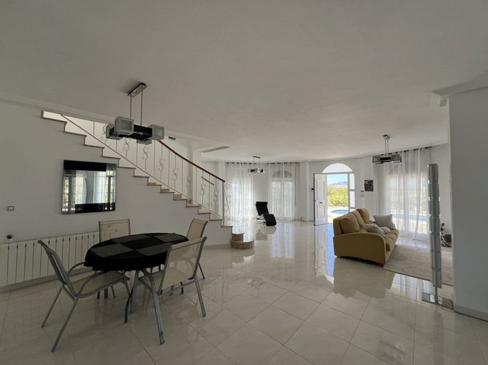 Image No.5-4 Bed Villa for sale