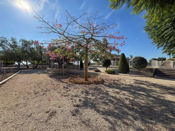 Image No.18-8 Bed Villa for sale