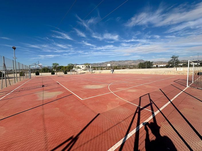 Image No.19-8 Bed Villa for sale