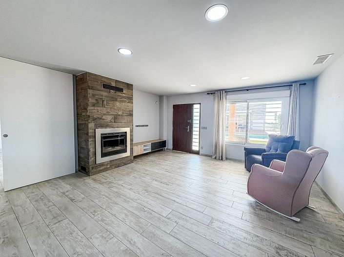 Image No.23-8 Bed Villa for sale