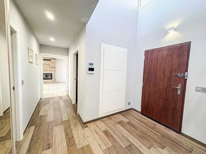 Image No.29-8 Bed Villa for sale