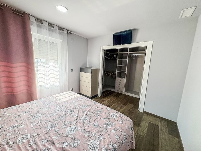 Image No.31-8 Bed Villa for sale