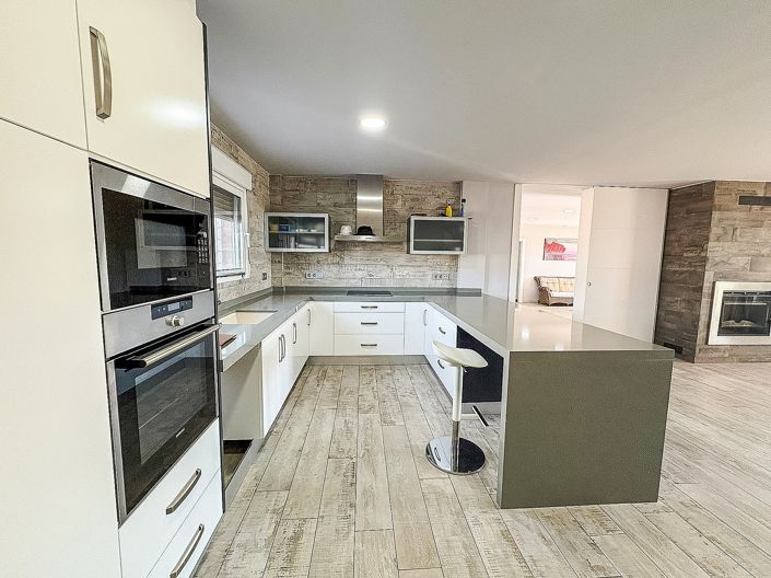 Image No.36-8 Bed Villa for sale