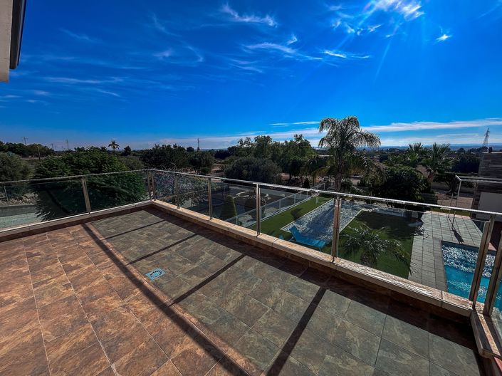 Image No.46-8 Bed Villa for sale