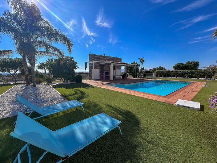 Image No.6-8 Bed Villa for sale