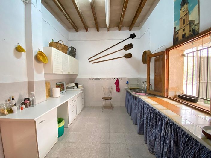 Image No.4-Maison de campagne de 8 chambres à vendre à Pinoso