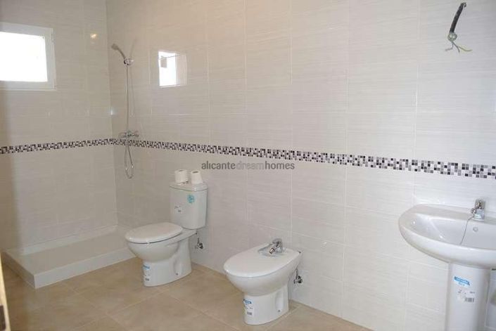 Image No.8-3 Bed Villa for sale