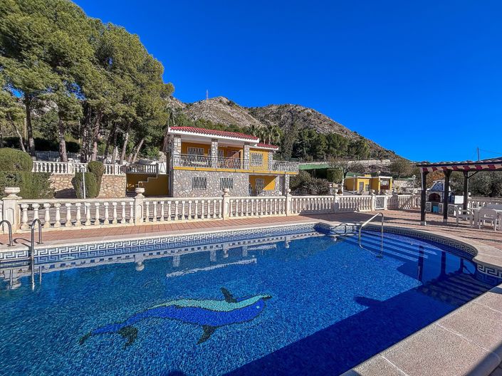 Image No.1-4 Bed Villa for sale