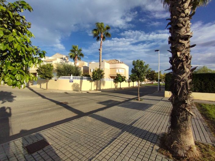 Image No.1-Villa de 6 chambres à vendre à Torrevieja