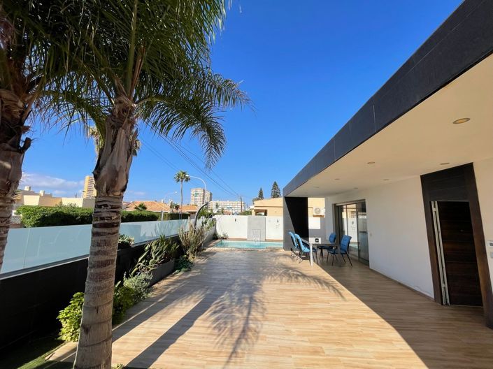 Image No.12-6 Bed Villa for sale