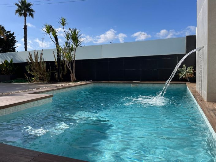 Image No.18-6 Bed Villa for sale