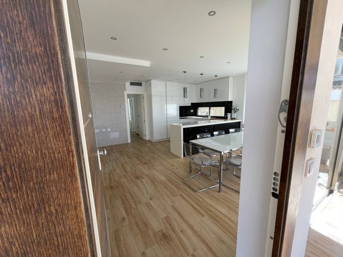 Image No.28-6 Bed Villa for sale