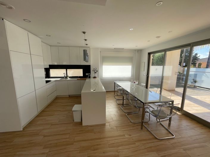 Image No.29-6 Bed Villa for sale