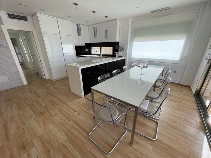 Image No.3-6 Bed Villa for sale