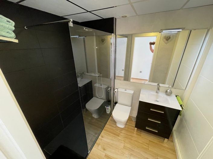 Image No.44-6 Bed Villa for sale