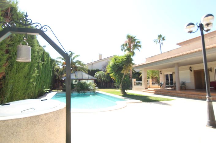 Image No.2-4 Bed Villa for sale