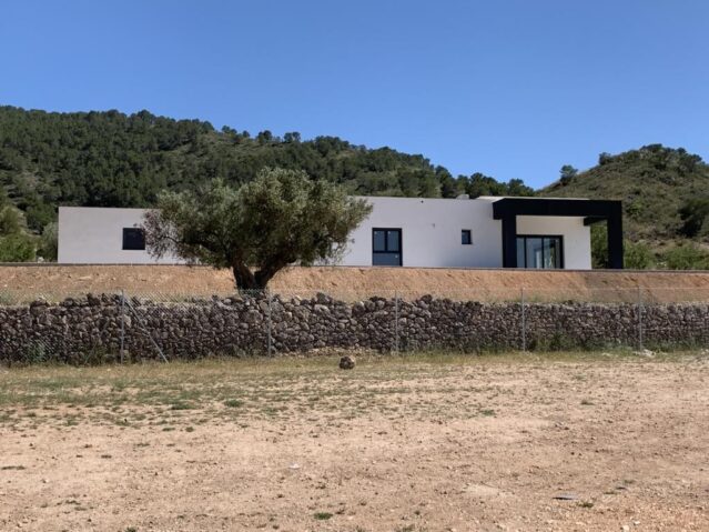 Image No.1-3 Bed Villa for sale