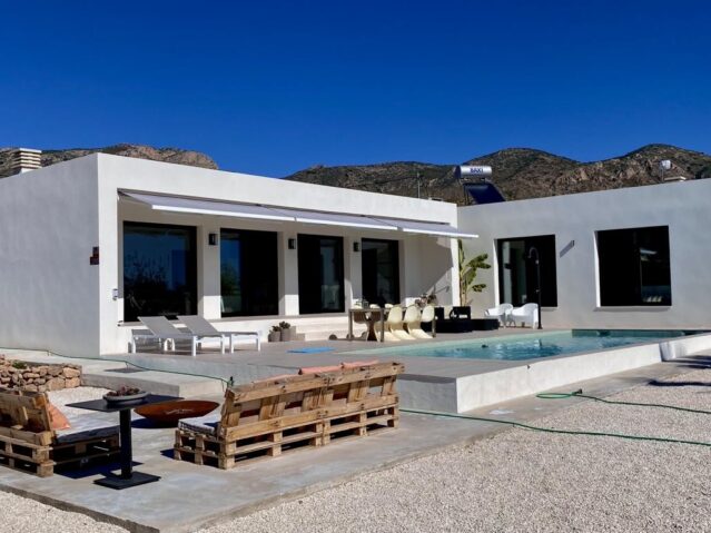 Image No.2-Villa de 3 chambres à vendre à Hondón de las Nieves