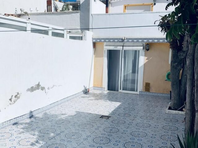 Image No.14-3 Bed Townhouse for sale