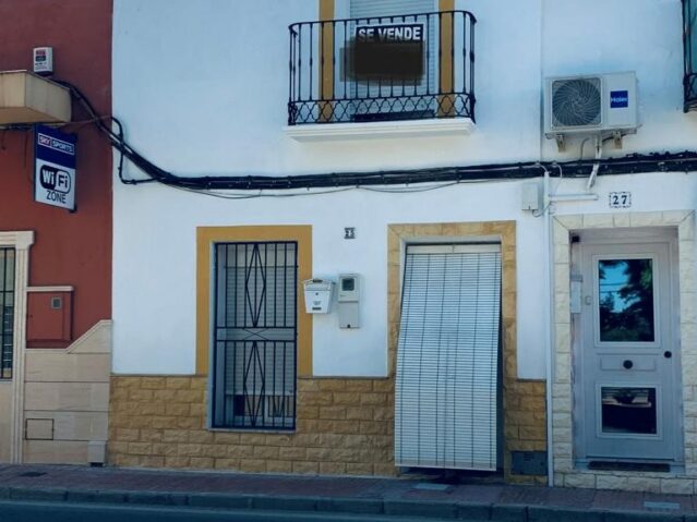 Image No.2-3 Bed Townhouse for sale