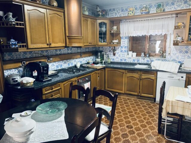 Image No.4-9 Bed Villa for sale