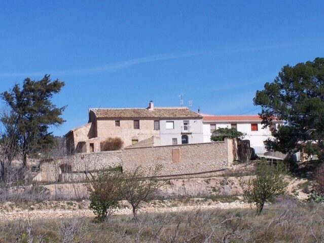 Image No.1-5 Bed Property for sale
