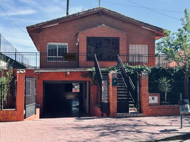 Image No.1-3 Bed Townhouse for sale