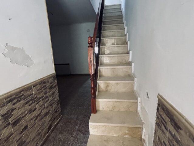 Image No.14-5 Bed Townhouse for sale