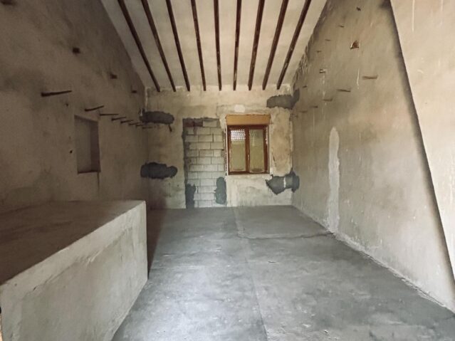 Image No.15-5 Bed Townhouse for sale