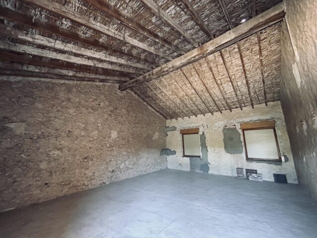 Image No.18-5 Bed Townhouse for sale