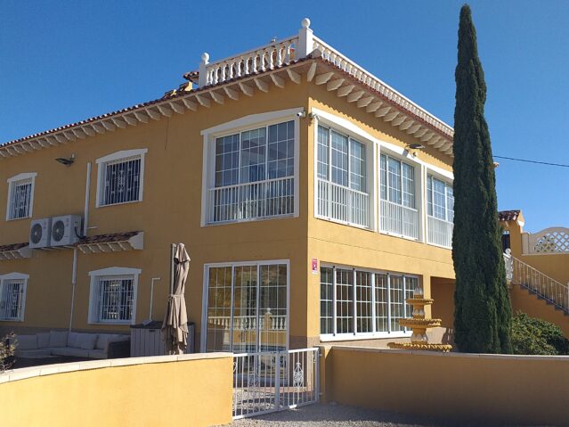 Image No.2-6 Bed Villa for sale